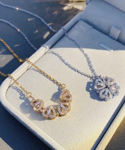 Retro Magnetic Folding Heart Shaped Four Leaf Clover Pendant Necklace Women Love Clavicle Chain Gifts Openable Choker Jewelry